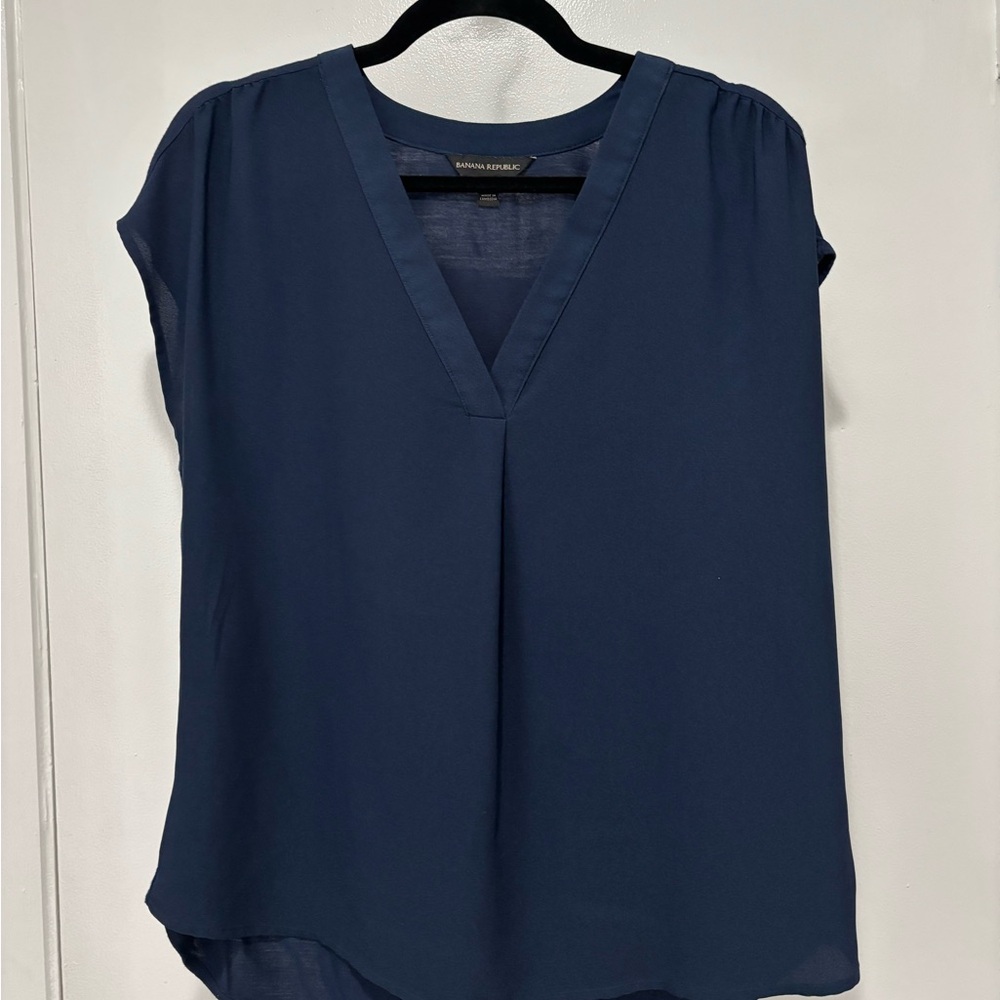 Banana Republic Deep Navy V-Neck Cap Sleeve Blouse Medium